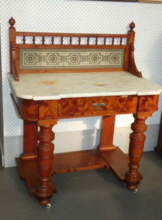 Auction lot image 4