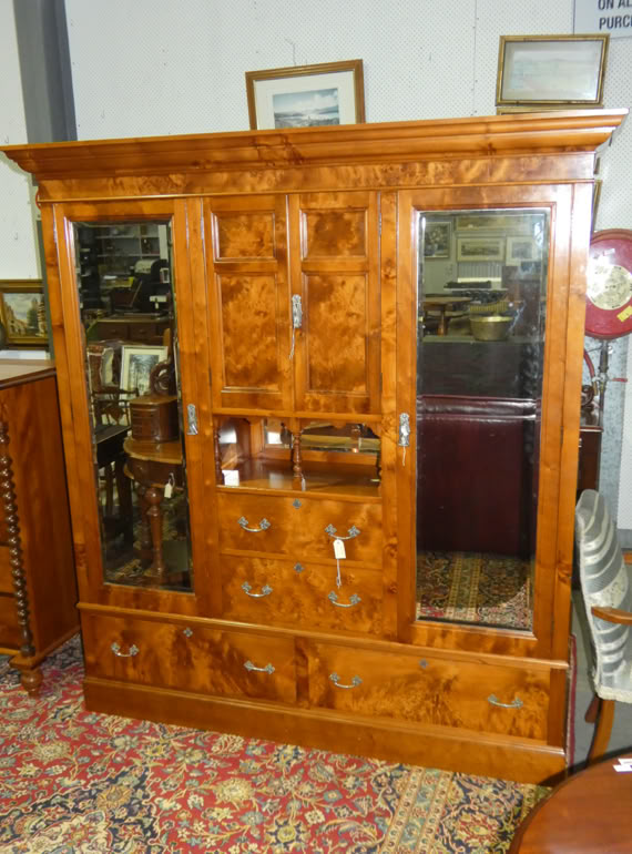Auction lot image 10